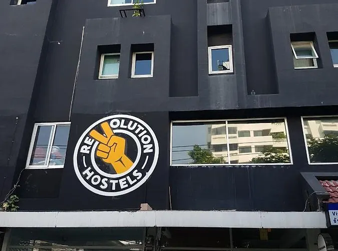 Revolution Asoke * Bangkok