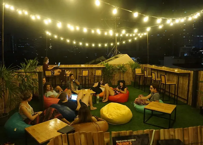 Revolution Asoke Hostel *
